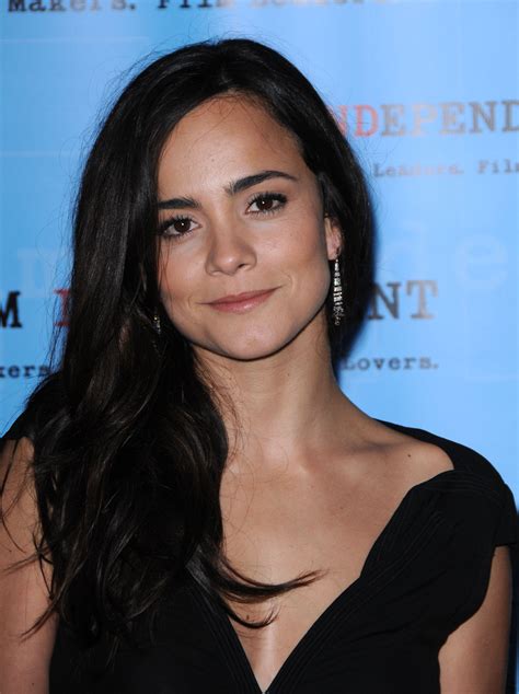 Alice Braga | Scrolller