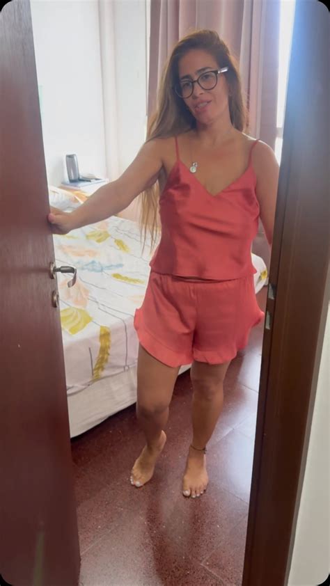 Ana Laura (@anataylorslife) • Instagram photos and videos