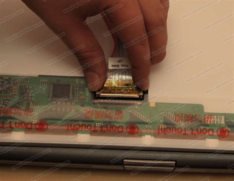 LCD Screen Installation | LaptopScreen.com