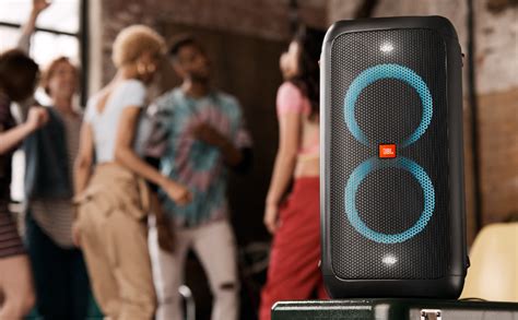 JBL PartyBox 100 | Tragbarer Bluetooth-Partylautsprecher mit Lichteffekten
