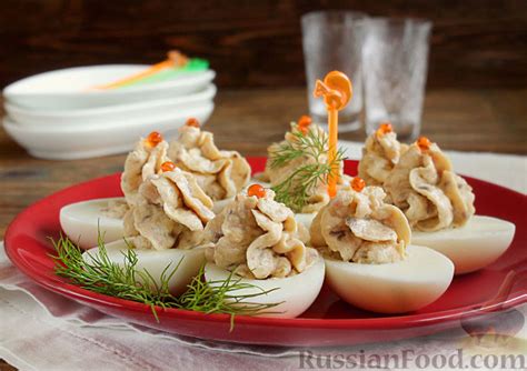Рецепт: Яйца, фаршированные сельдью на RussianFood.com