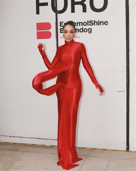 Manelyk Gonzalez added a new photo. - Manelyk Gonzalez