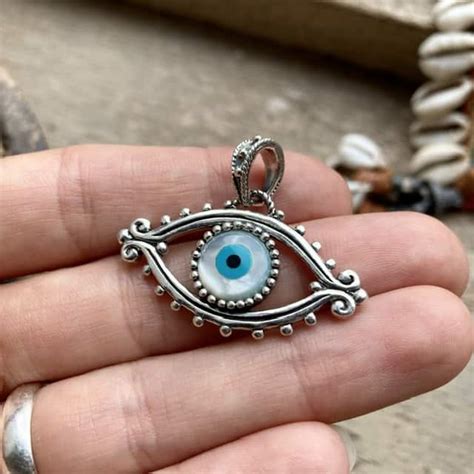 Funky Vintage Sterling Silver Eye Pendant - Woven Earth