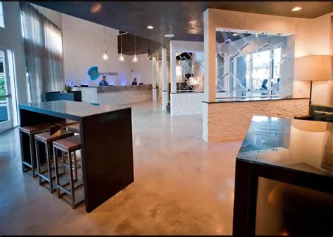 HOTEL CURRENT LONG BEACH • 24-HOUR BUSINESS CENTRE