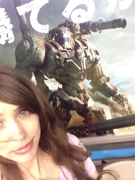 Stefanie Joosten on Twitter: "ホームで電車を待っていたら、後ろの看板が『パシフィック・リム』になっていた！早く観 ...