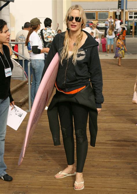 40 Hot Photos Of Daryl Hannah - 12thBlog