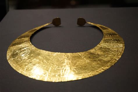 lunula illustration world history encyclopedia