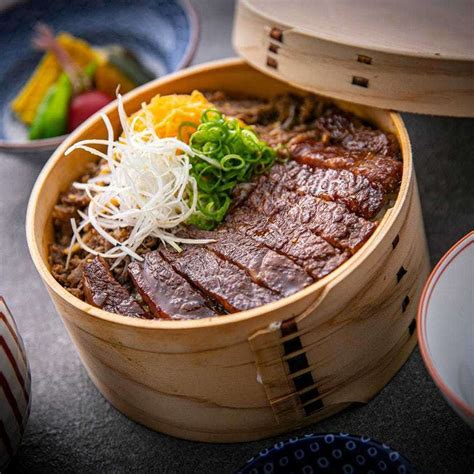 [Official] Sukiyaki and Beef Mabushi Momoshiki - Nara Station/Japanese
