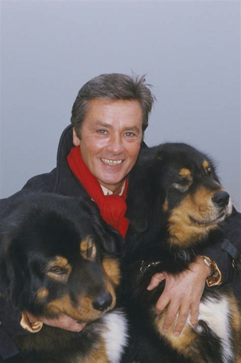 Alain and his dogs : A beautiful love story - Alain Delon Photo ...