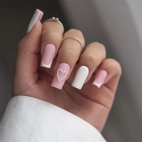 Unhas De Gel Simples E Elegantes Quadrada - Unha de gel quadrada decorada: ideias únicas e delicadas para se inspirar
