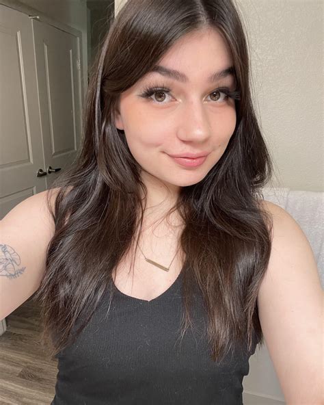 Happy Monday!🥰 (half Italian & half Nicaraguan) : r/MixedRaceGirls