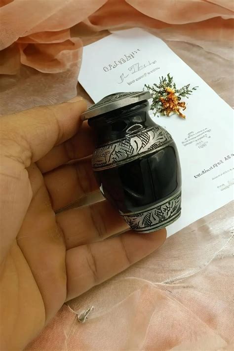 Small Urns Mini Cremation In Green & Black Funeral Urn For Pet Or Human ...