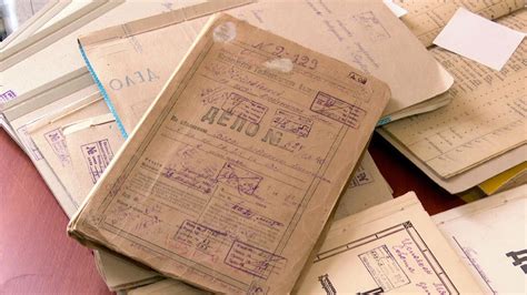Что хранится в архивах Беларуси? / Как проходит ремонт документов ...