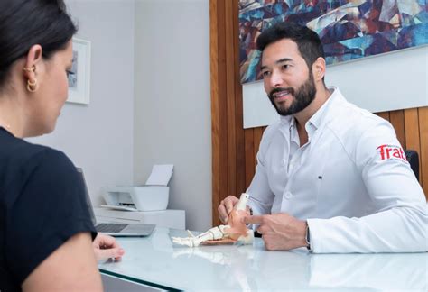 Torção no pé: o que fazer, o que tomar e como tratar - Instituto Trata
