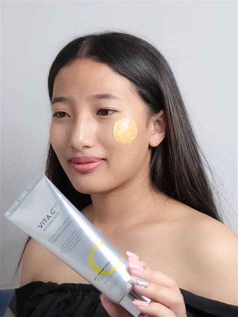 MISSHA VITA C PLUS CLEAR COMPLEXION FOAMING CLEANSER(120ml) – Beautytalk.in