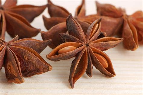 Anis-estrelado: 6 benefícios, como usar (e receita do chá) - Tua Saúde