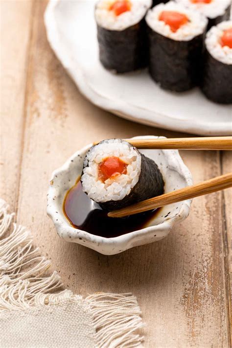 Vegan Spicy Tuna Roll with Tomato • Vegan Everytime