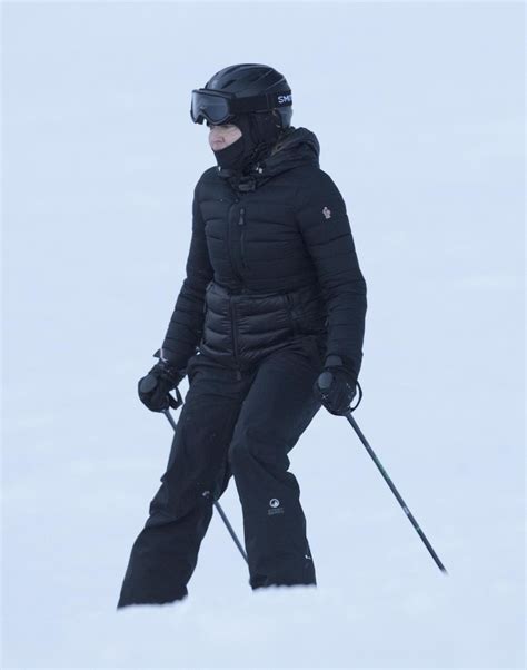 Madonna - Skiing in Verbier, Switzerland 12/29/ 2016 • CelebMafia