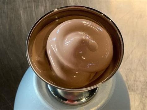 Млечен шоколад - Milk Chocolate — Светулката