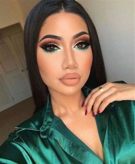 What to wear with emerald green dress – Artofit