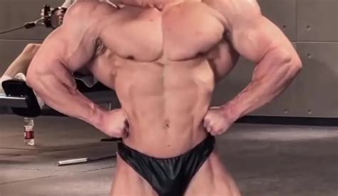 Muscle Worship Temple: Zhang Nu