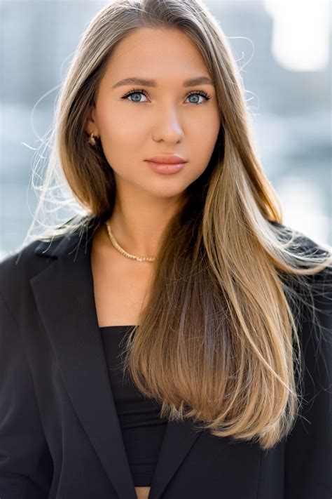 Meet 29 y.o. Olga from Dubai, United Arab Emirates Online - ID 11838042 ...