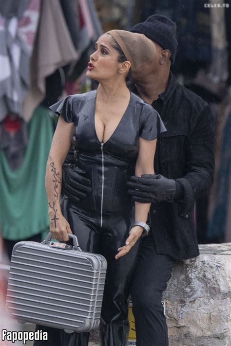 Salma Hayek Nude Leaks - Photo #6696113 - Fapopedia