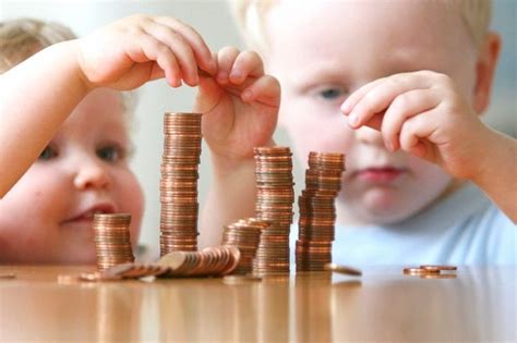 Обязана ли женщина платить алименты, основания для этого