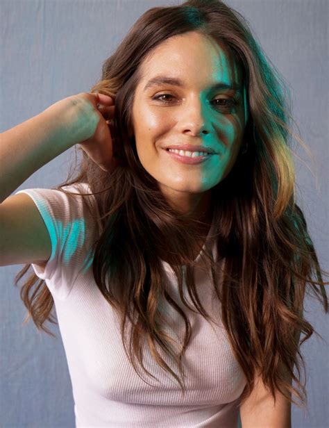 Cute in white top : r/CaitlinStasey