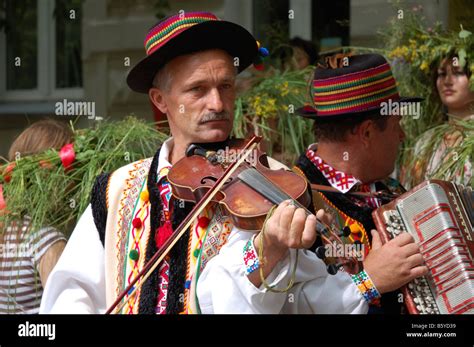 Ukrainian musician Stock Photo: 20886637 - Alamy
