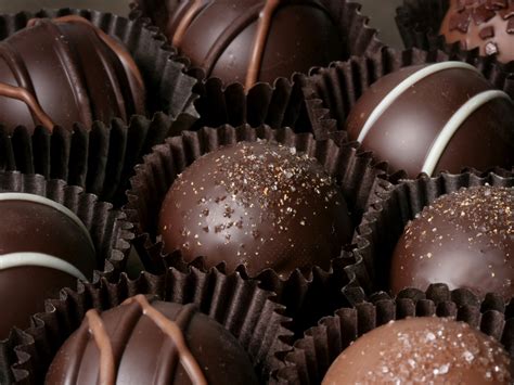 UK: Scientists find eating 100g of chocolate a day helps to beat ...