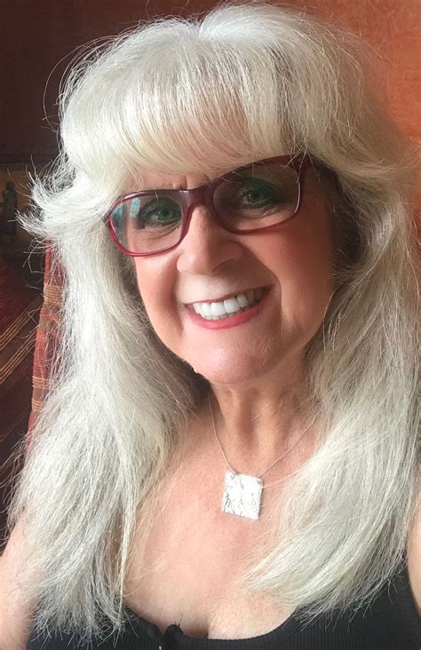 Pretty Gray Hair, Grey Hair, Gorgeous Grannies, Silver White Hair