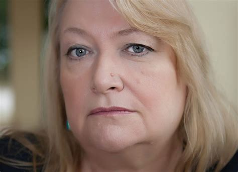 5 привычек женщины за 50, которые делают ее нелепой | Femmie