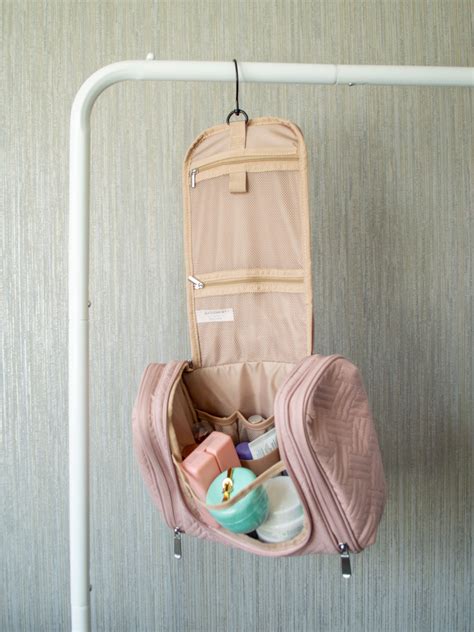 Ultimate Travel Essentials - What to Pack for Vacation (+ Outfit Ideas