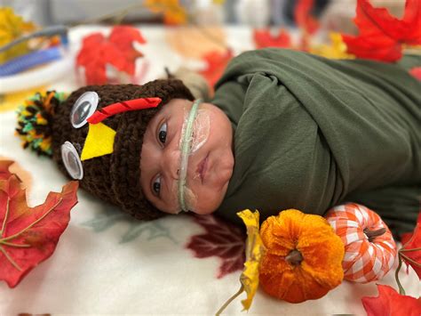 Heartwarming photos capture tiny patients' first Thanksgiving at Las