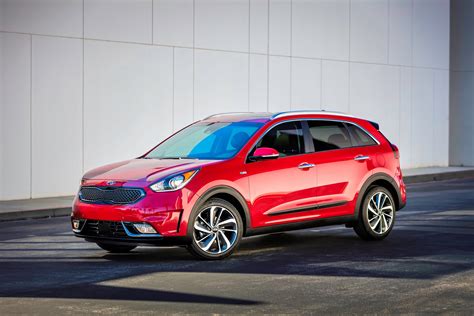 2017 Kia Niro hybrid SUV: are electric, AWD versions in the works?