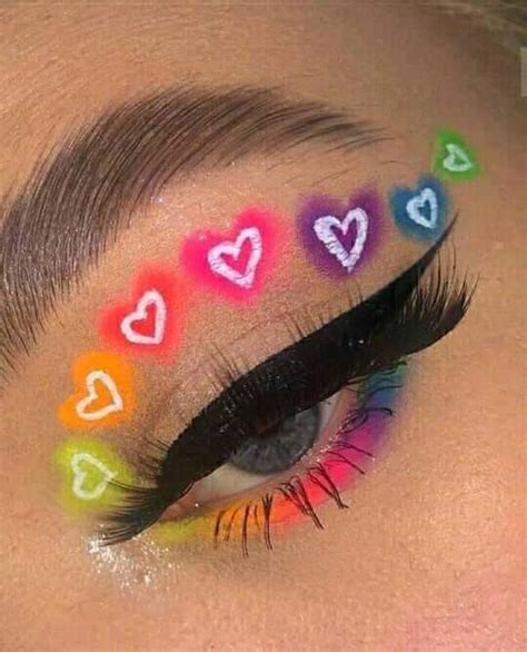 Corazones🤍 | Oogmake-up, Oog make up, Kleurrijke oogmake-up