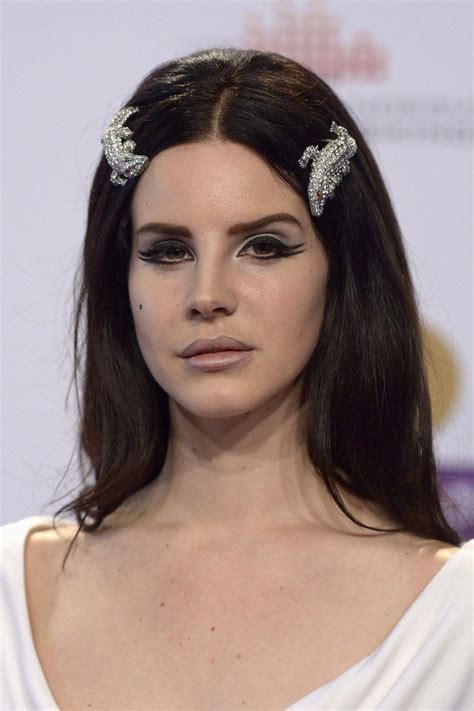 30 times Lana Del Rey slayed your life with her eyeliner | Hair pieces ...