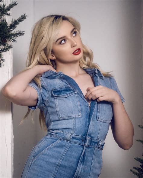 Lexi Lore Bio, Age, Career, Net Worth, Height, Education, Boyfriend