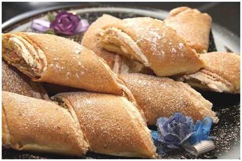 Кулинарный блог!Лучшие рецепты.: Рулет-печенье с грецкими орехами и ...
