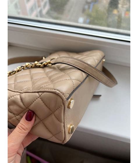 MICHAEL KORS Бежевая кожаная сумка через плечо для женщин – купить в ...