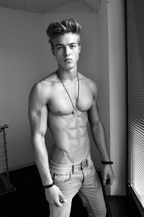 Résultat de recherche d'images pour "male model" Top Male Models, Top