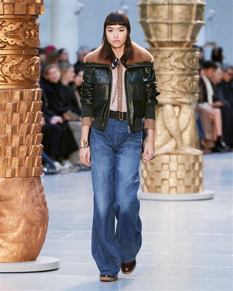 9 Wide-Leg-Jeans Outfits We're Copying This Fall | Who What Wear