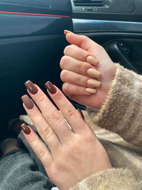 Ногти квадрат коричневые, глянец матовые Кофе с молоком Engagement ...