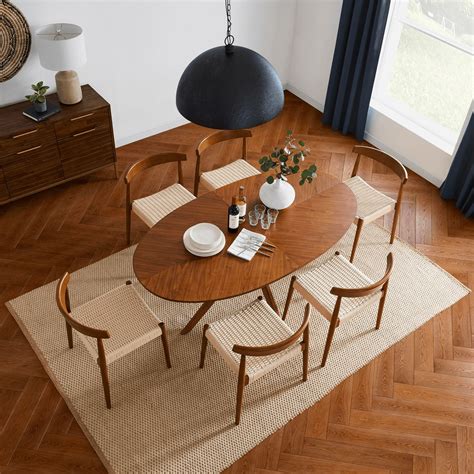 Choosing the Perfect Rug for Your Dining Room | Castlery Singapore