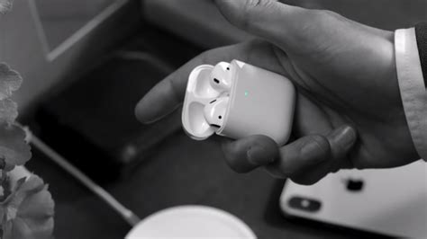 Apple славит AirPods 2 и беспроводную зарядку в мелодичном ролике ...