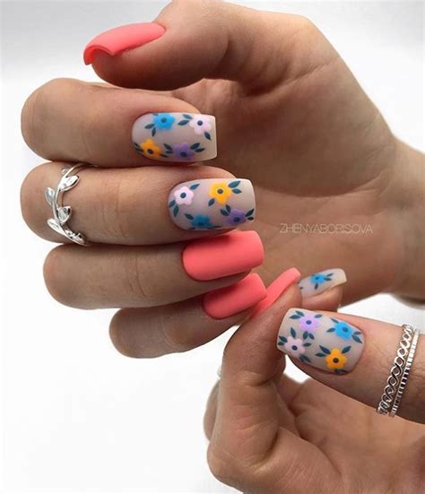 Коралловый маникюр: 80+ самых изящных идей