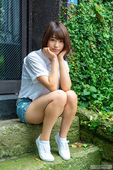 Mahiro Tadai 唯井まひろ/唯井真寻 [Graphis] First Gravure 初脱ぎ娘 写真集 - 微圖坊