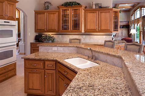 130+ Granite Countertops With Oak Cabinets Stock Photos, Pictures ...