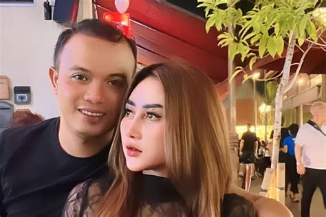 Profil-Biodata Luluk Sofiatul Jannah, Istri Polisi Asal Probolinggo ...